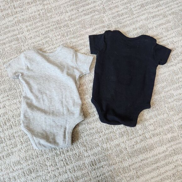 NFL New Orleans Saints boy girl bodysuit black gold grey size 3-6 months - Picture 5 of 5